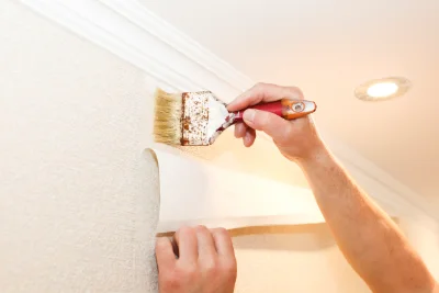 Pose de papier peint à Guéron — revêtements muraux et toiles de verre
